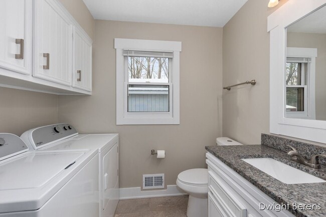 Building Photo - 7331 48th Ave