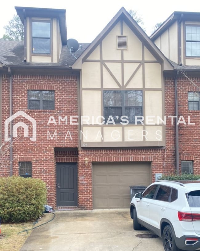 Building Photo - Townhome For Rent In Hoover!!! Available to View Now!