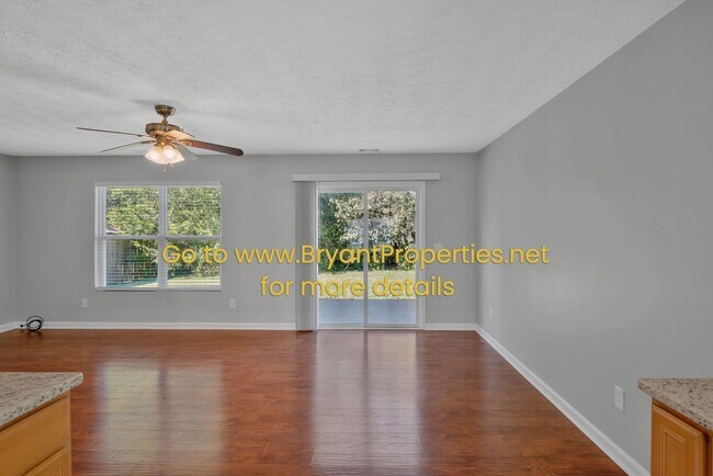 Building Photo - 2872 Creekbend Dr