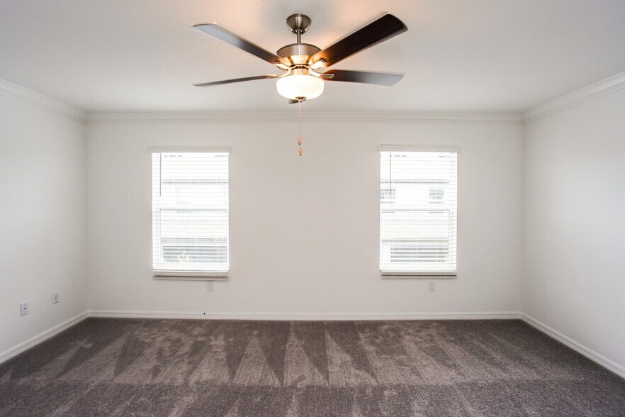 Building Photo - 2141 Great Sapphire Ln