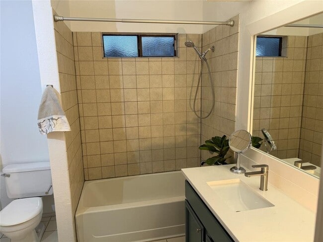 Building Photo - 1321 Piney Creek Ln