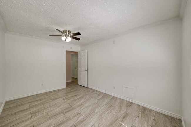 Building Photo - 25747 Timber Lakes Dr