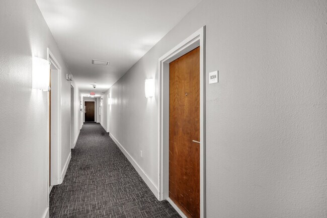 Building Photo - 1036 Ocean Dr