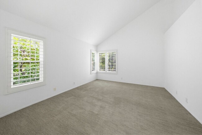 Building Photo - A wonderful opportunity to lease a bright, spacious Irvine home