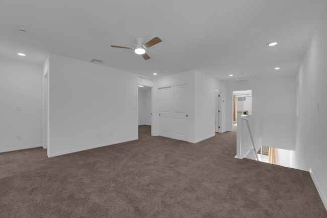 Building Photo - 10263 Estancia Hl St