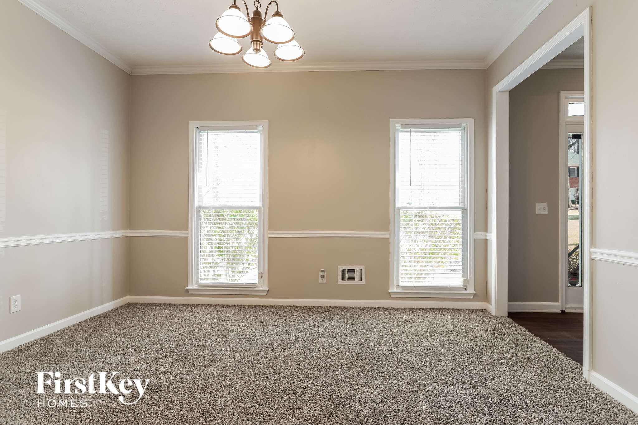 Building Photo - 571 Hilton Ave