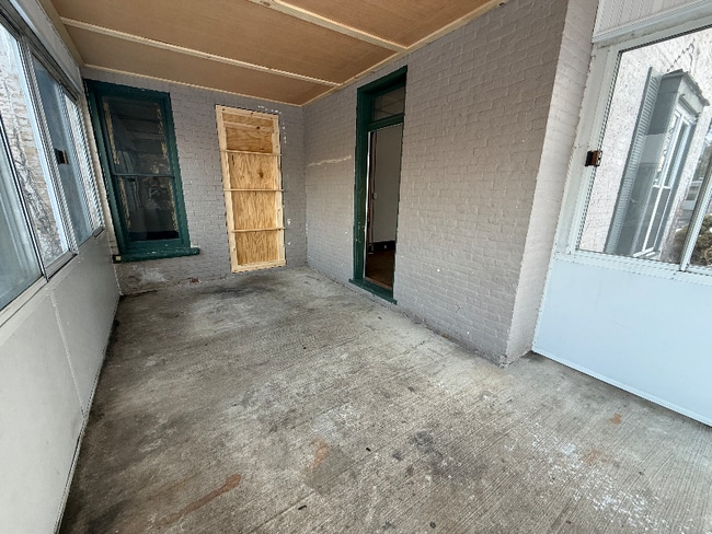 Building Photo - 133 Defiance Ave