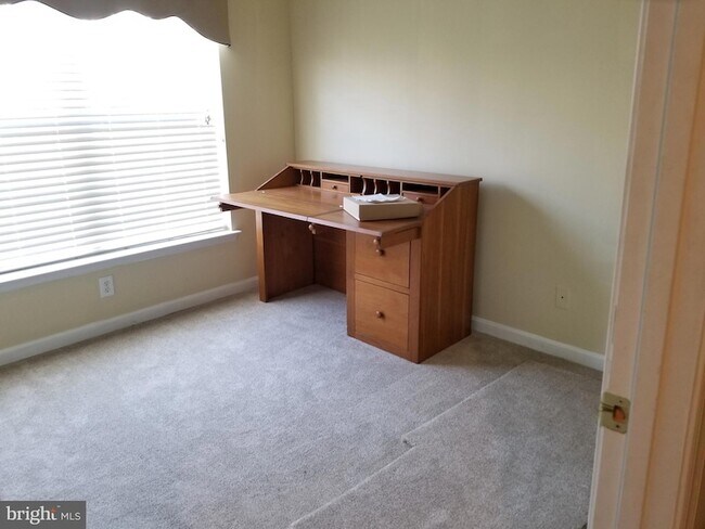 Building Photo - 181 Hudson Dr