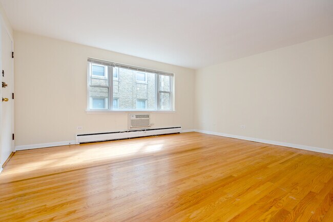 Building Photo - 1032 W Washington Blvd