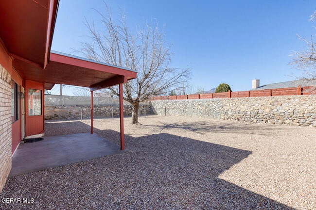 Building Photo - 10545 Palomino St