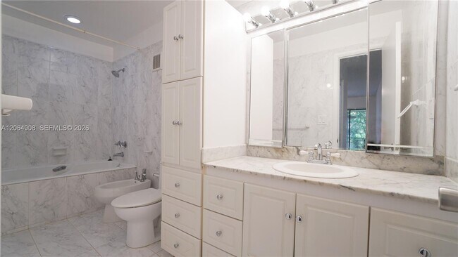 Building Photo - 3823 Estepona Ave