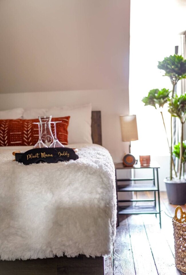 Building Photo - 575 1/2 City Park Avenue-SI ID1265608P