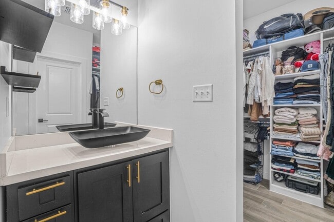 Building Photo - 3504 Jorge Sosa Dr