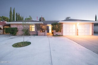 Building Photo - 11416 Lake Ozarks Dr