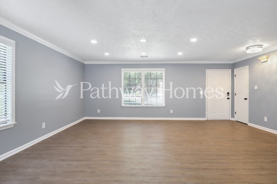 Building Photo - 4254 Southvale Dr