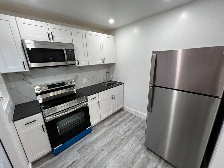 Building Photo - 925 NW 59th St