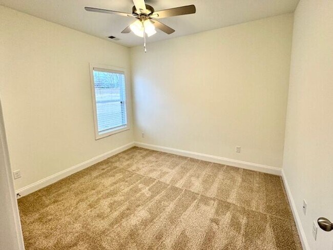 Building Photo - Brand New 5-bedroom 3 bath home in Olive Branch @ Southbranch