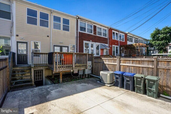 Building Photo - 625 Princeton Pl NW
