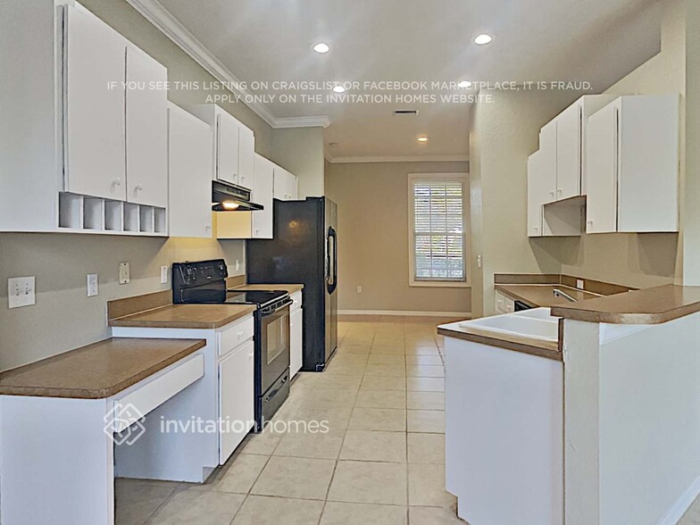 Building Photo - 2733 Deerbrook Dr