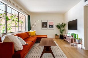 Building Photo - 807 W Trinity Ave, Unit 128