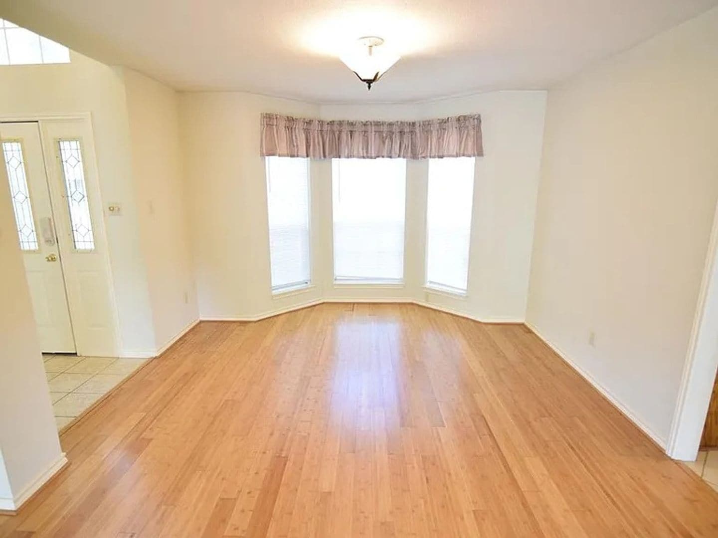 Building Photo - 4721 Stagecoach Trail