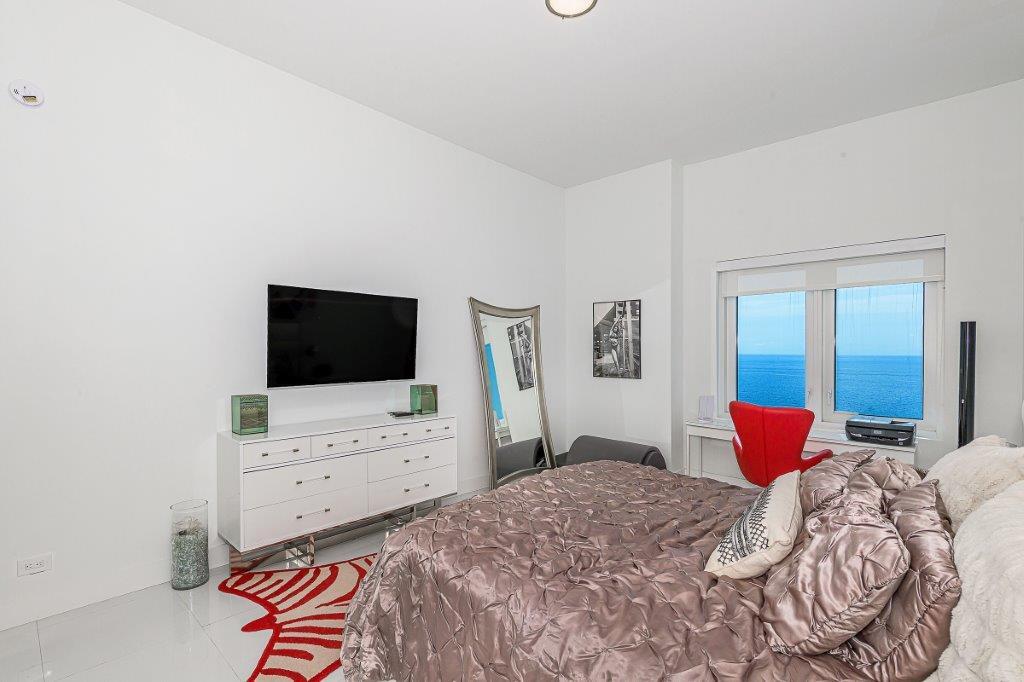 Building Photo - 2301 Collins Ave