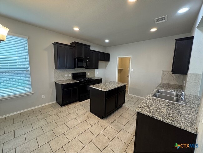 Building Photo - 125 Windfield Path