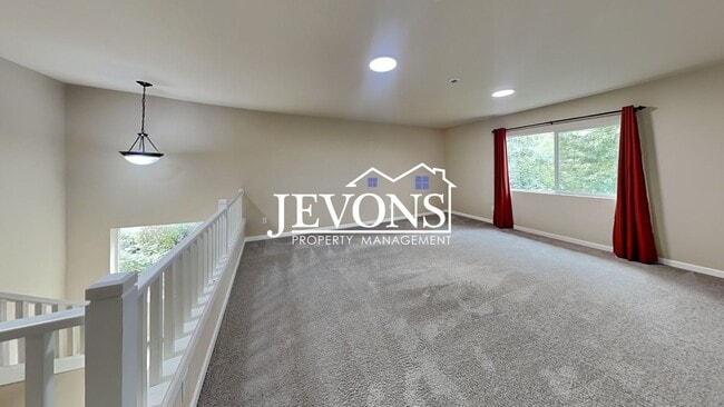 Building Photo - Spacious 5-bedroom home in a great community with 2-car garage, washer and dryer, just minutes fr...