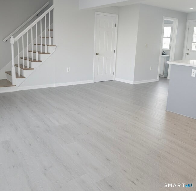 Building Photo - 316 High Rd