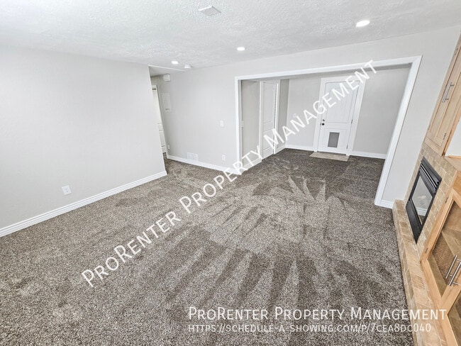 Building Photo - 1722 N 670 W
