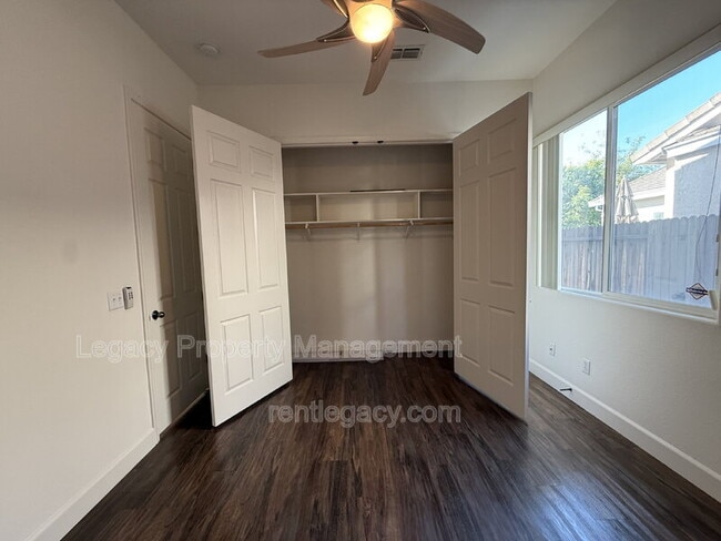 Building Photo - 1700 Charm Way