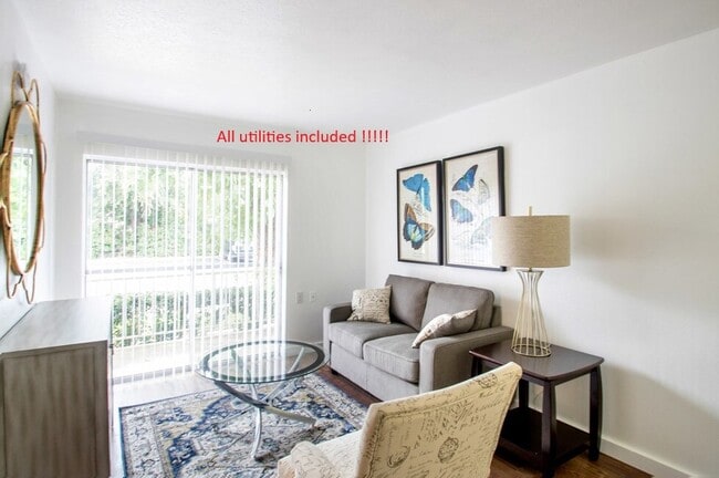 Building Photo - Forest Dale Apartments Utilities Included!