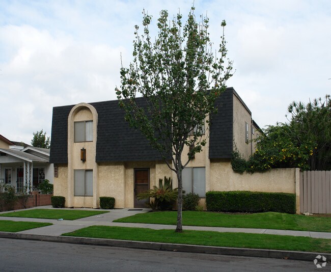 Building Photo - 3701-3707 Howard Ave