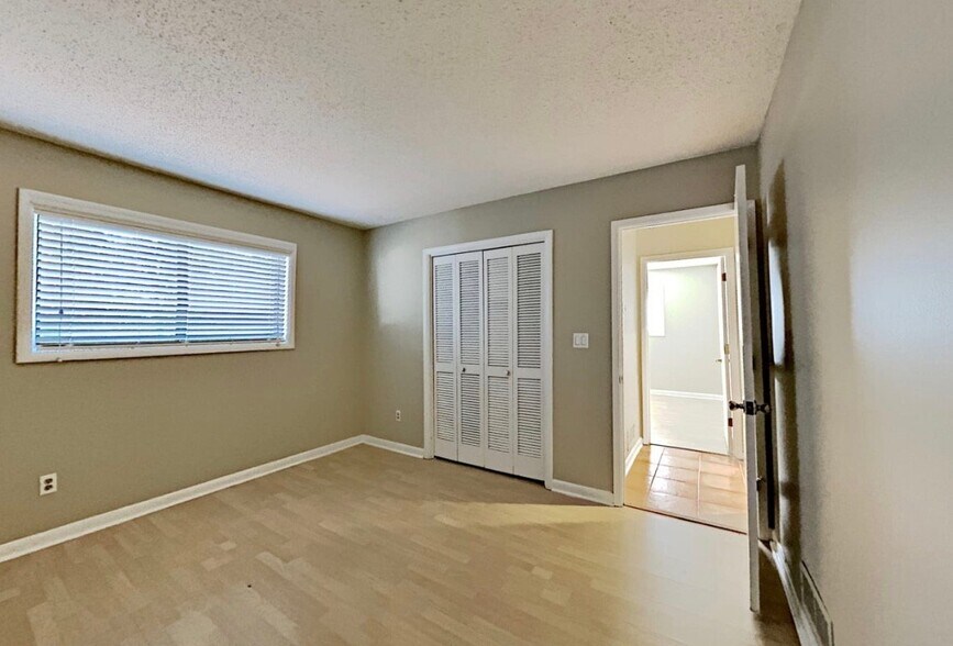 Building Photo - 119 S Falcon Bluff