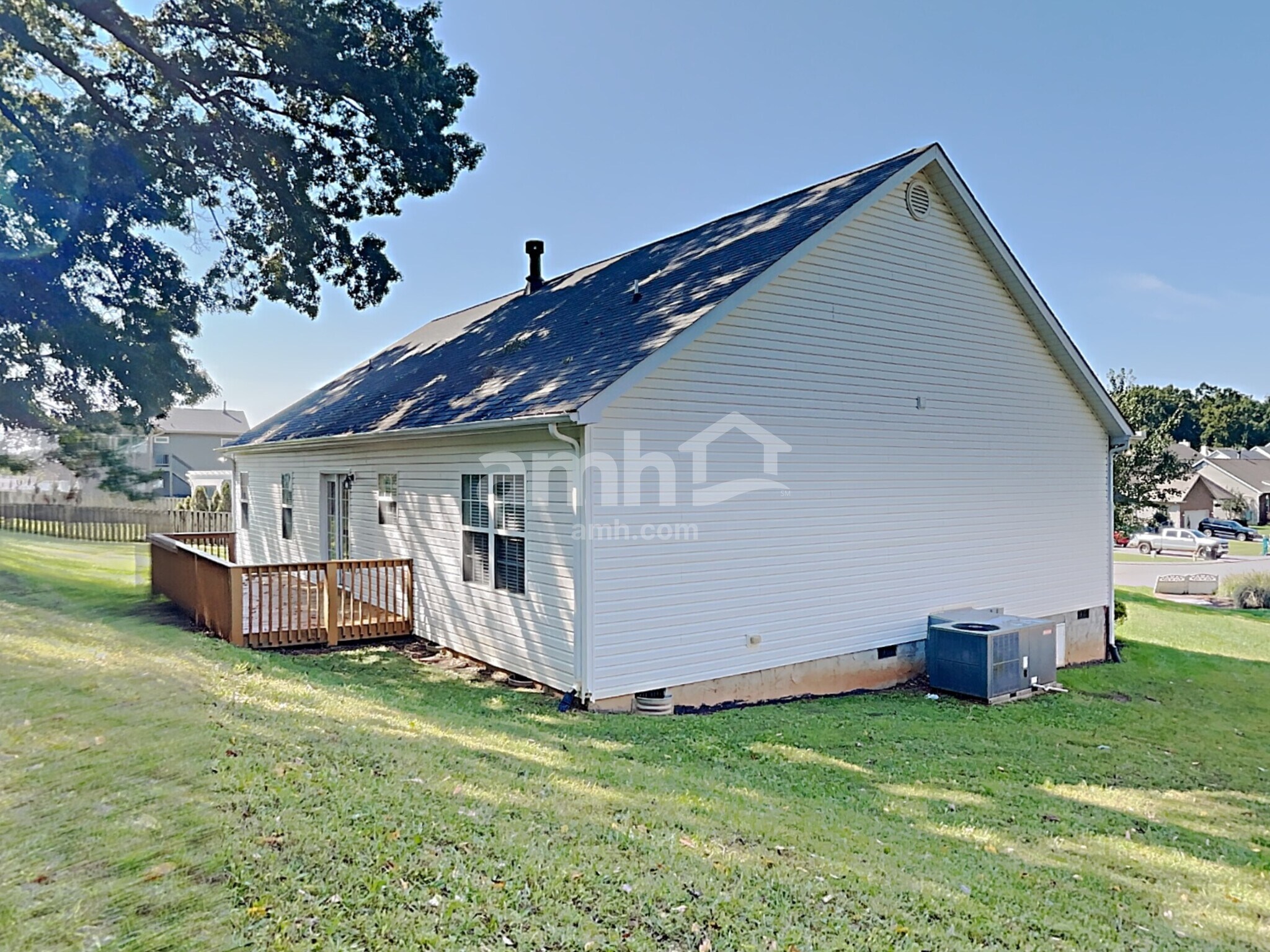 Building Photo - 925 Micah St