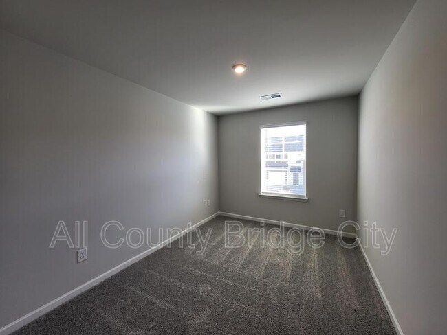 Building Photo - 147 Randwick Ln