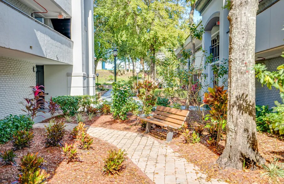 Building Photo - 2851 Maingate Village Cir