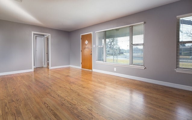 Building Photo - 303 Schmeltzer Ln