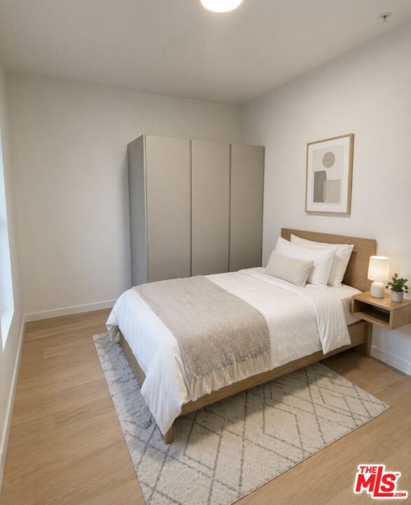 Building Photo - 904 S New Hampshire Ave