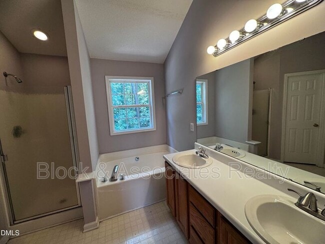 Building Photo - 3 S Indian Creek Pl