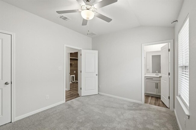 Building Photo - 424 Windy Reed Rd