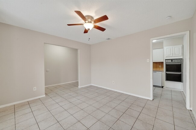 Building Photo - 4742 Tain Dr