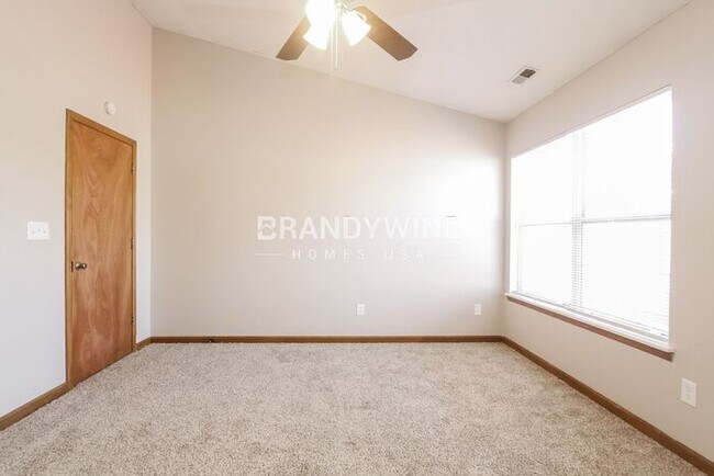 Building Photo - MOVE IN SPECIAL - February FREE with move ...