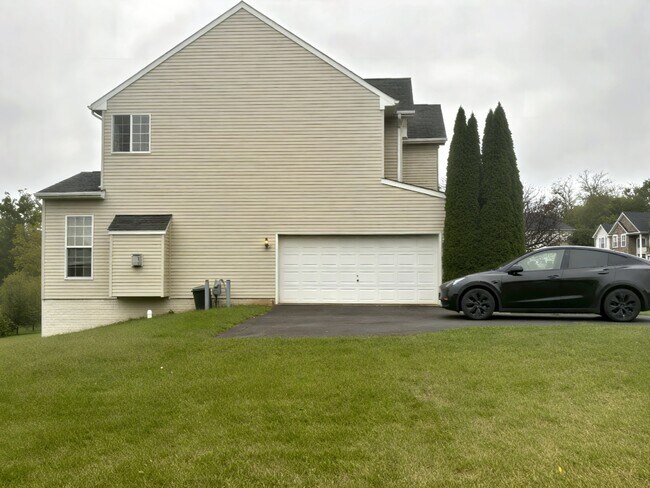 Building Photo - 15024 Burgandine Ave