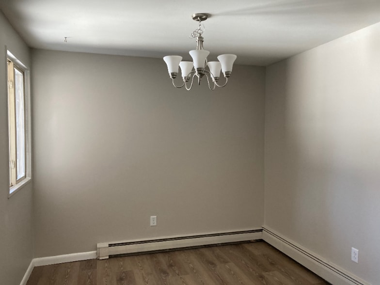 Building Photo - 5599 Thompson Rd