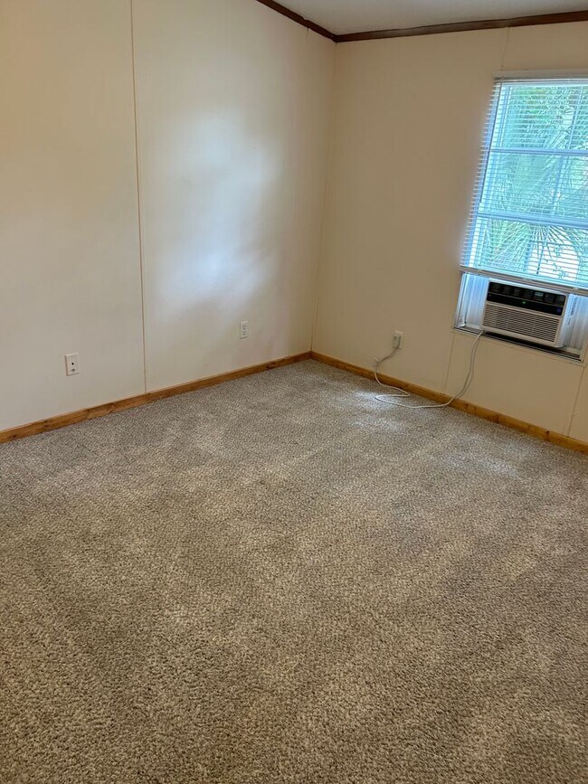Building Photo - 3-Bedroom/ 2-Bath-Mobile Home on Private P...