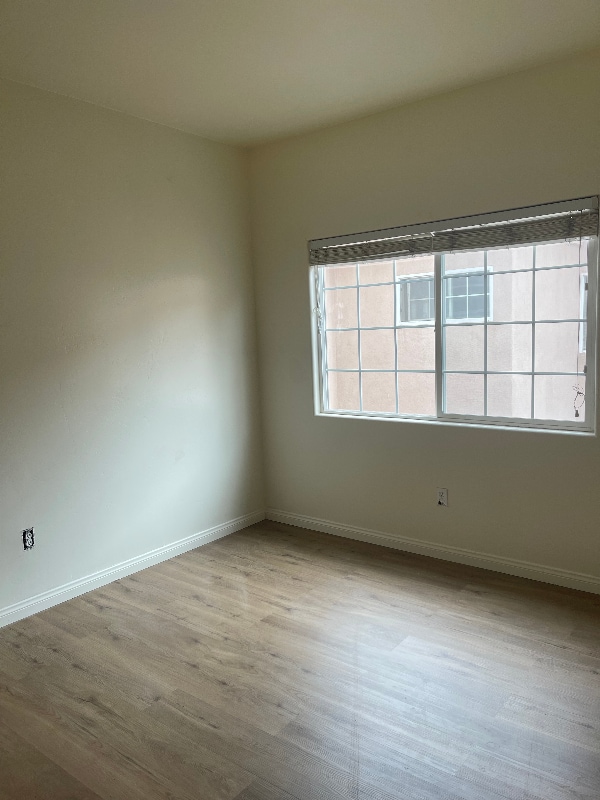 Building Photo - 3953 Riviera Dr