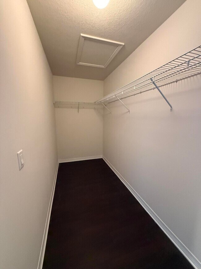 Building Photo - 233 Croft Cir