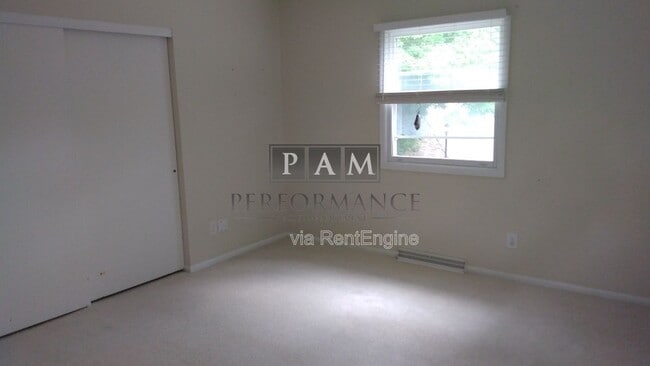 Building Photo - 13350 W Bluemound Rd