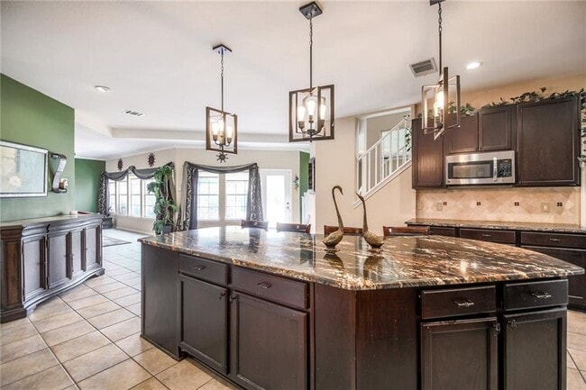 Building Photo - 2315 Little Tree Bend